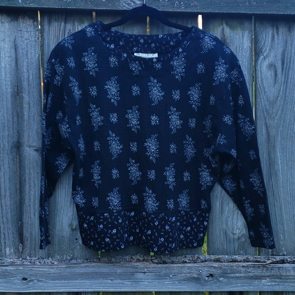 Vintage blouse with shoulder pads - Picture 1 of 2